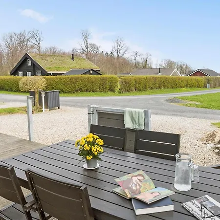 4 Bedroom Beautiful In Juelsminde *