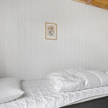 度假居 4 Bedroom Beautiful In Juelsminde Sonderby (Midtjylland)
